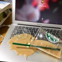 Шутка розыгрыш  перевернутая чашка.